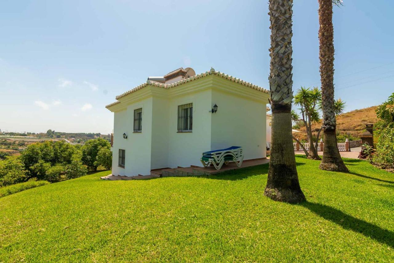 Villa Andalucia: Cerca De Todo, Intimidad Y Espacio ネルハ エクステリア 写真